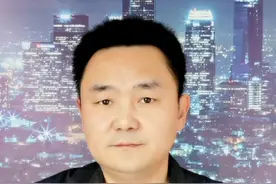 #前财经记者宋湘波回应流落街头 如果流浪＝流量，会有多少人欣欣然而向往之？#新闻 #流浪 #沈巍 #大v快评 视频封面