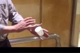 #视觉错觉 #我是西瓜混剪师 很多人说是粉白色鞋子和白金色裙子，眼睛欺骗了你吗，写出你看到的颜色#视觉