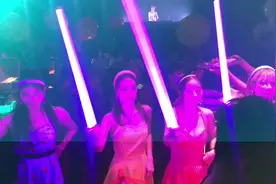 酒量是越喝越差，心情是越过越坏