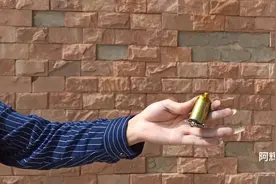 今天为大家展示一下伸缩金箍棒的使用收回。有疑问不会的可以看看视频封面