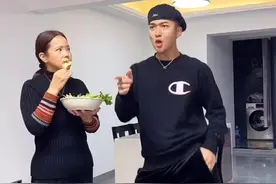 给我妈去#饽饽山 上摘饽饽！#饽饽山唱演大赛 #在哪都要好好过年 @抖音短视频 #原相机