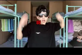 怎么让明星给你发私信🧐10秒学会拍完就火😏罗志祥和小枫你们喜欢哪个啊😂#暴躁小枫 #剪映vlog日常视频封面