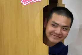 新消防员与班长之间的故事，网友：班长，可怜可怜孩子吧！#消防员日常 #政媒原创作者联盟 视频封面