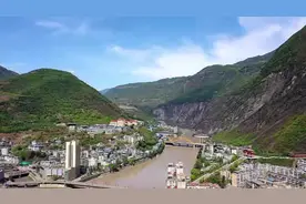 峨边彝族自治县与凉山彝族自治州相邻，也称小凉山