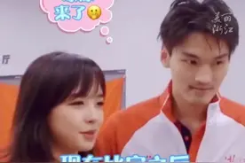 现实版浪花一朵朵！央视记者王冰冰和游泳冠军徐嘉余，在朋友圈官宣恋情。#浙江dou知道 