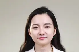 #我是大医生 别全盘否定小龙虾！它含有丰富蛋白质和维生素A、D。记住这几点，只有健康没危害！