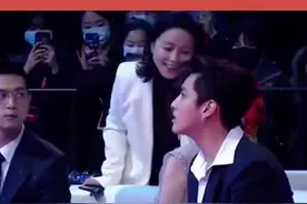 你能想象老板粘贴粉丝彩虹屁帮艺人#廖俊涛转发新歌，然后艺人后来发现事实真相吗？#龙丹妮 不愧是你~哈哈哈