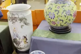 一个粉丝特意等杨静荣老师鉴定元青花玉壶春瓶。@抖音短视频 @DOU+小助手视频封面