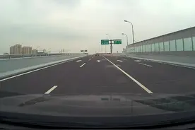 郎溪路高架特别畅通，两边都有隔音板，#郎溪路视频封面