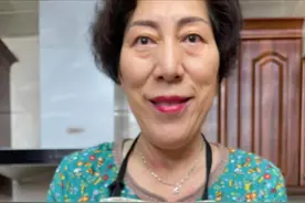 萍姐挑战海胆四吃，没想到除了刺身，还有那么多吃法呀？大家学废了吗？#抖音美食创作人 #海胆 #美食 视频封面