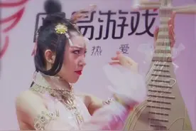 #以热爱之名 捕捉到一只画风不一样的舞天姬视频封面