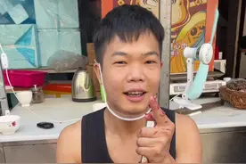 为什么要加冰块呢？加完冰块会使这个肉质降温，捶完肉质比较细腻 #潮汕牛肉丸