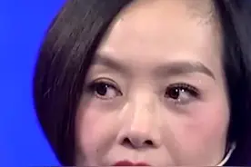 没想到鲁豫年轻的时候这么奶，这就是初代王冰冰吧。那时候还不是鲁怼怼视频封面