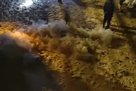 今年的海肠来的有点早啊，大风过后，烟台人千人海边捞海肠，#海肠 #烟台 #赶海生活 #嗨起来视频封面