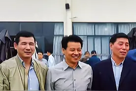珍贵照片 多年后吴金贵  张勇 李晓毛毅军 王珂  等人 康桥小聚 满满的回忆💙#上热门 #上海申花 视频封面