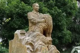 作者讲述袁隆平雕塑背后的故事：袁老第一眼看到雕塑就说“哇，好像我！”