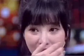 #柳岩 照顾父亲临终时，无心估计形象，心里只有父亲。视频封面