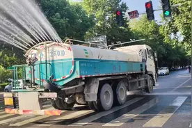 【西环路】道路冲洗 喷雾降尘 大型洒水车 3270 新野启数视频封面