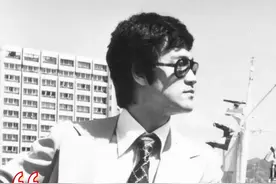 李小龙逝世49年，中国功夫里的上善若水#李小龙 #李小龙逝世49周年视频封面