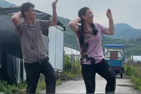 #夫妻日常 #田间地头 #跟着小英夫妻舞蹈嗨起来视频封面