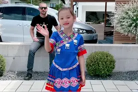 简单易学的32步格桑拉,数着节拍跟着音乐律动跳起来#混血萌娃 #广场舞#爱跳舞的小姑娘视频封面