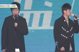 #五月天 #周杰伦 五月天演唱会上周杰伦称呼五月天为前排，并亲切称呼五月天各成员视频封面