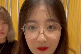 铁子们，原来女朋友在闺蜜面前才会说“实话”😭#女朋友 #日常vlog #一生锁爱永结同心