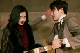 谁能解释一下女生最后手势什么意思#ysl情人节#ysl1966视频封面