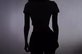 听说瘦的和竹竿一样的妹子木有男人会喜欢，所以能不能多点妹子喜欢我呢😊#身材@抖音短视频视频封面