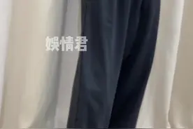 #刘雯 大表姐爆炸头造型，你可以永远相信大表姐的穿搭，这笑容也太甜了吧！#娱情现场视频封面