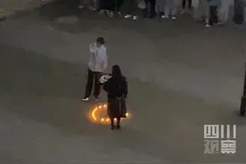 12月16日，贵阳。#男生拒绝女生表白后鞠躬离开， 女生很勇敢，男生也很绅士；别哭，真爱或许需要等待。视频封面