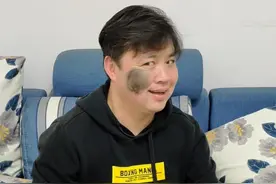 1斤棉花和1斤铁同时在五楼扔下来，你愿意站在哪个下面？@梦云