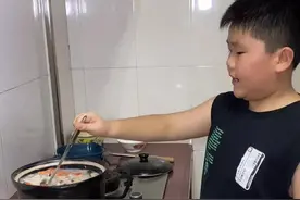三十五六度天实在太热了，没胃口试试家庭版蚝仔粥，一个字鲜，满足#潮汕砂锅粥 #美食趣胃计划视频封面