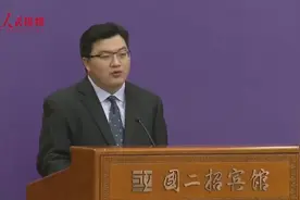 病毒会在头发上滞留吗？外出回家后需要专门洗头消毒吗？视频封面