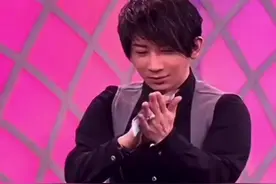 #魔术教学 #魔术 #魔术表演 #魔术揭秘 刘谦骗了我们18年的悬浮，直接破解。#手法教学 #魔术道具 #纯手法