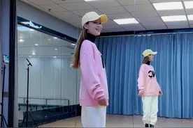 #站在草原望北京 #背面分解教程 #48步 #广场舞 快来一起眺望北京😊@抖音短视频