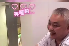 当医生把脉时笑容突然消失……视频封面