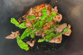 路边摊泰式打抛牛肉饭全程揭秘#抖音美食推荐官 #泰国菜培训视频封面