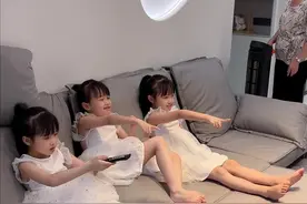 三个孩子的妈妈周末的一天是怎么度过的？来一起云带娃吧！#三胞胎#带娃日常#作业帮学习机视频封面