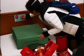 #鲁武春节有温度 过年了，楠爸楠妈到部队“看”儿子，还为他带来了“最美奋斗者”奖章和证书······（王聿森）视频封面