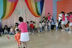 来了一群快乐的小鸭子😍😍😍第一天入园🤩我的小可爱们好棒哦♥♥视频封面