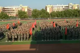 女儿军训第五天，军训是高中的第一堂课，是培养孩子吃苦意识