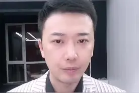 #黑龙江15岁女生弑母 #大v快评 #韩君说 家庭教育孰重孰轻视频封面