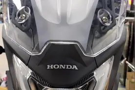 #我们把本田CB400X外壳拆开看看细节！视频封面