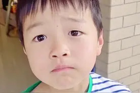 都八岁的大孩子了，才开始换牙😂乳牙都没掉可是新牙齿已经长出来了~#人类悠幼崽 #换牙 #乳牙换牙 视频封面