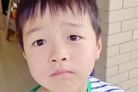 都八岁的大孩子了，才开始换牙😂乳牙都没掉可是新牙齿已经长出来了~#人类悠幼崽 #换牙 #乳牙换牙 视频封面