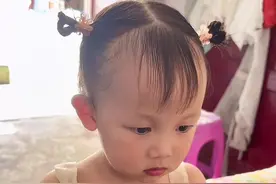 你们要的又短又少的编发教程又来了，这么可爱的发型，赶紧安排～#儿童编发 #儿童短发简单扎头发#日常儿童编发