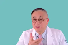 #湿疹#干皮 有了湿疹不要烦，三个方法控制湿疹，你还不知道？收藏这个视频好好看，三条路是指向。@皮肤潘教授 @抖音原创者联盟视频封面