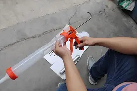 最新款四轴承透明软胶枪结构胶枪玻璃胶枪视频封面