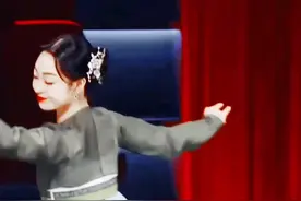 “ 她 的 眼 里 有 光 ”#舞蹈生 #浮香r #田轩宁 @抖音短视频 视频封面